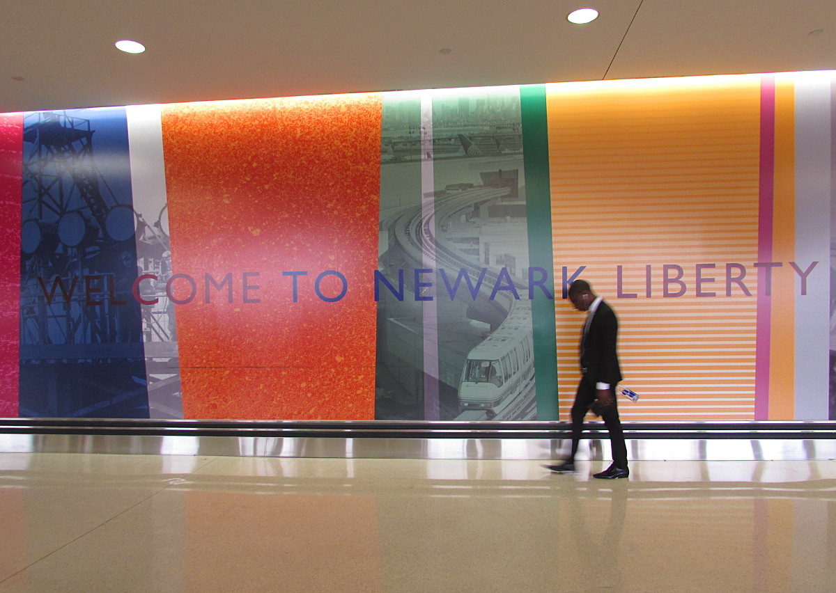 Which airport to choose to arrive in New York?