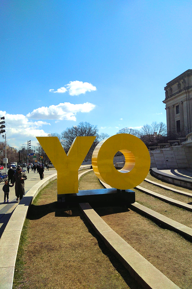 OY/YO, La Sculpture Qui Se Balade à New York - ©New York