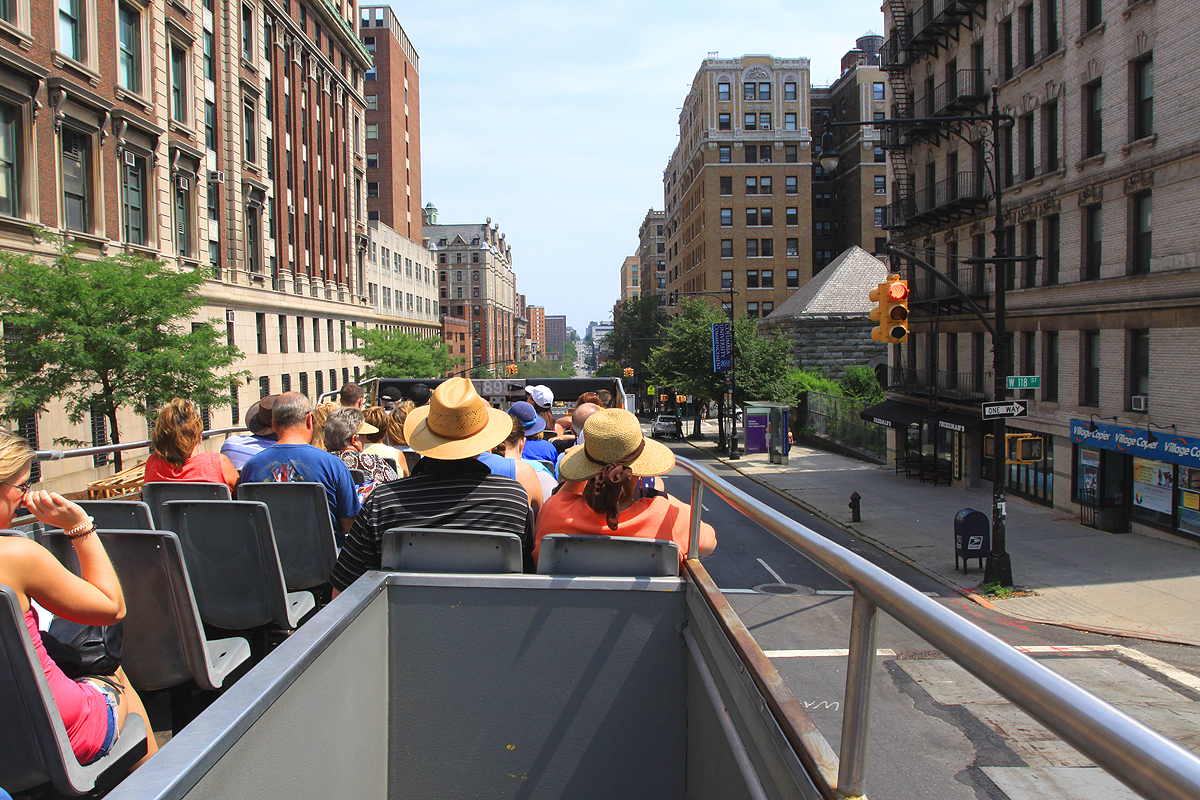 Explore New York City on Hop-on Hop-off Sightseeing Buses